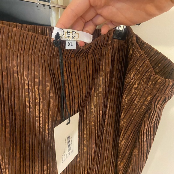 Shiny copper, metallic, cheetah, print maxi skirt - Picture 4 of 4